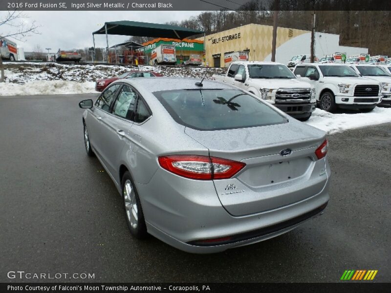 Ingot Silver Metallic / Charcoal Black 2016 Ford Fusion SE