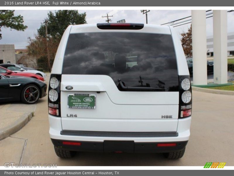 Fuji White / Almond/Arabica 2016 Land Rover LR4 HSE