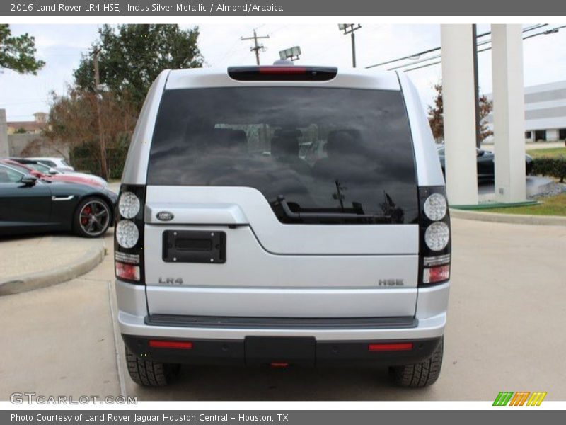 Indus Silver Metallic / Almond/Arabica 2016 Land Rover LR4 HSE