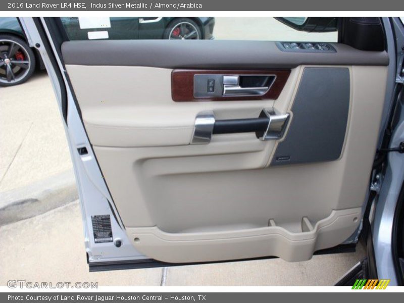 Indus Silver Metallic / Almond/Arabica 2016 Land Rover LR4 HSE