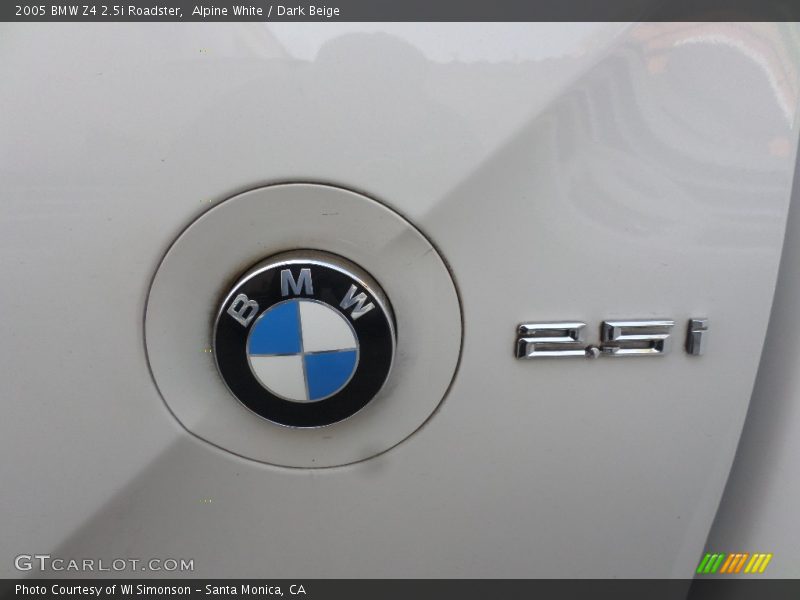 Alpine White / Dark Beige 2005 BMW Z4 2.5i Roadster