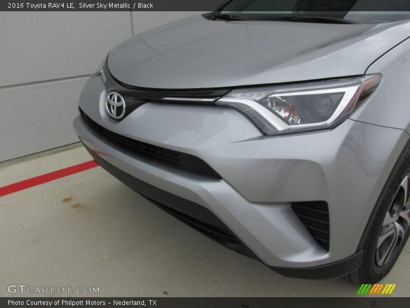 Silver Sky Metallic / Black 2016 Toyota RAV4 LE