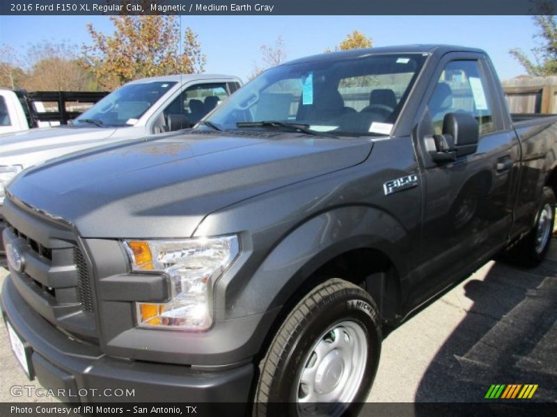 Magnetic / Medium Earth Gray 2016 Ford F150 XL Regular Cab