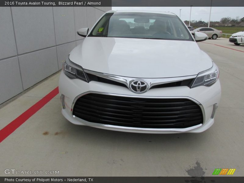 Blizzard Pearl / Almond 2016 Toyota Avalon Touring