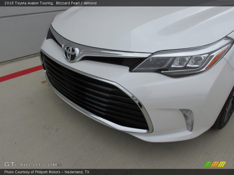 Blizzard Pearl / Almond 2016 Toyota Avalon Touring