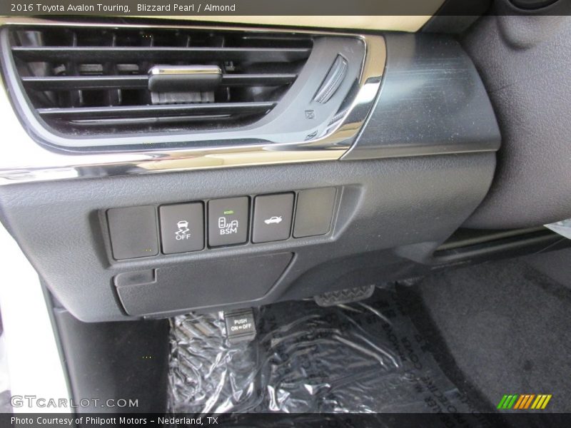 Blizzard Pearl / Almond 2016 Toyota Avalon Touring