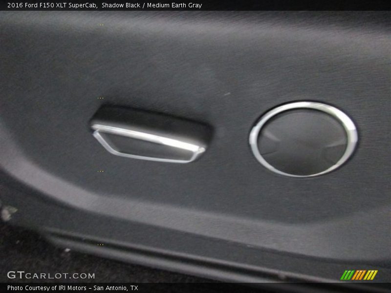 Shadow Black / Medium Earth Gray 2016 Ford F150 XLT SuperCab