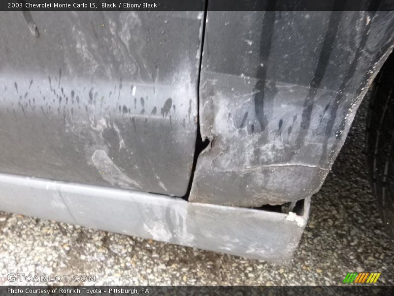 Black / Ebony Black 2003 Chevrolet Monte Carlo LS