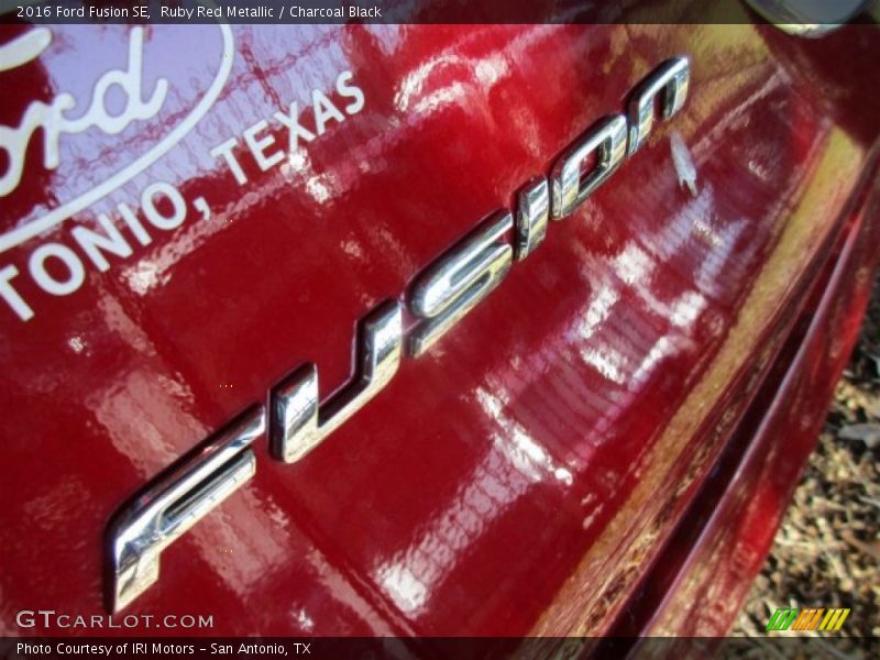 Ruby Red Metallic / Charcoal Black 2016 Ford Fusion SE