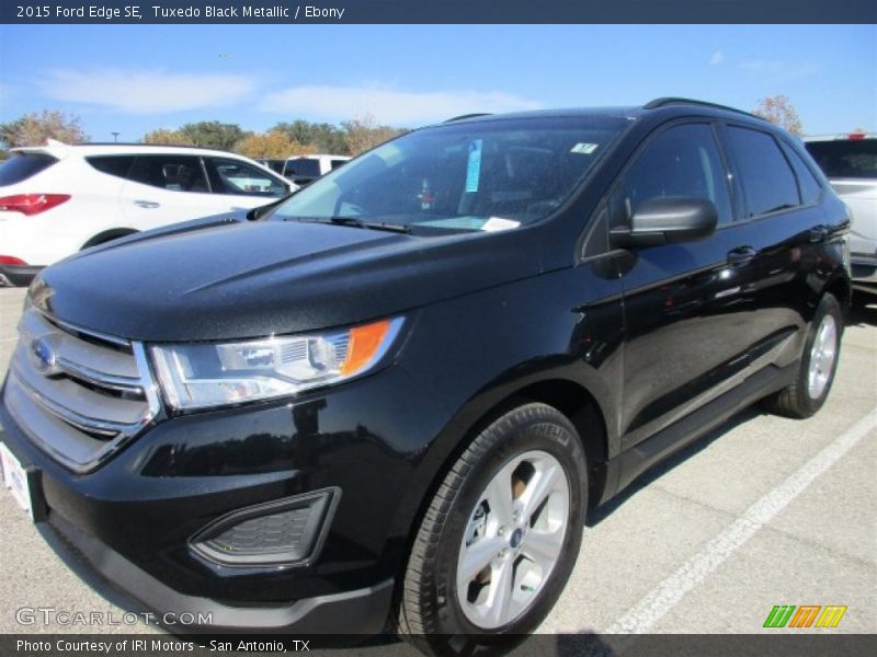 Tuxedo Black Metallic / Ebony 2015 Ford Edge SE