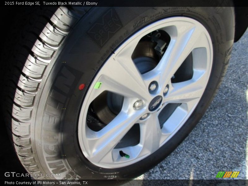 Tuxedo Black Metallic / Ebony 2015 Ford Edge SE