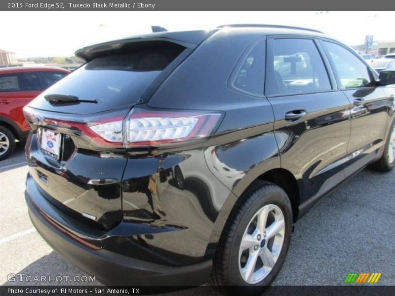 Tuxedo Black Metallic / Ebony 2015 Ford Edge SE