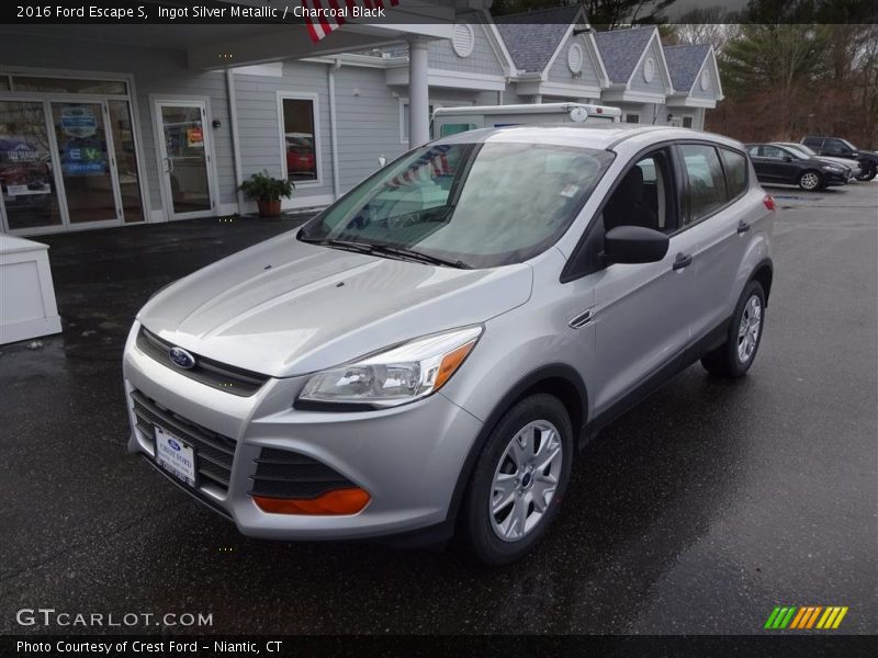 Ingot Silver Metallic / Charcoal Black 2016 Ford Escape S