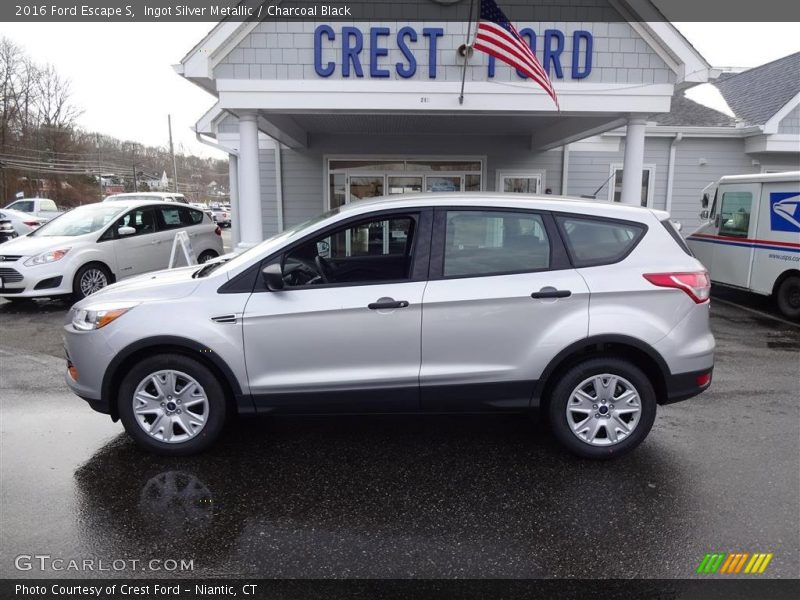Ingot Silver Metallic / Charcoal Black 2016 Ford Escape S
