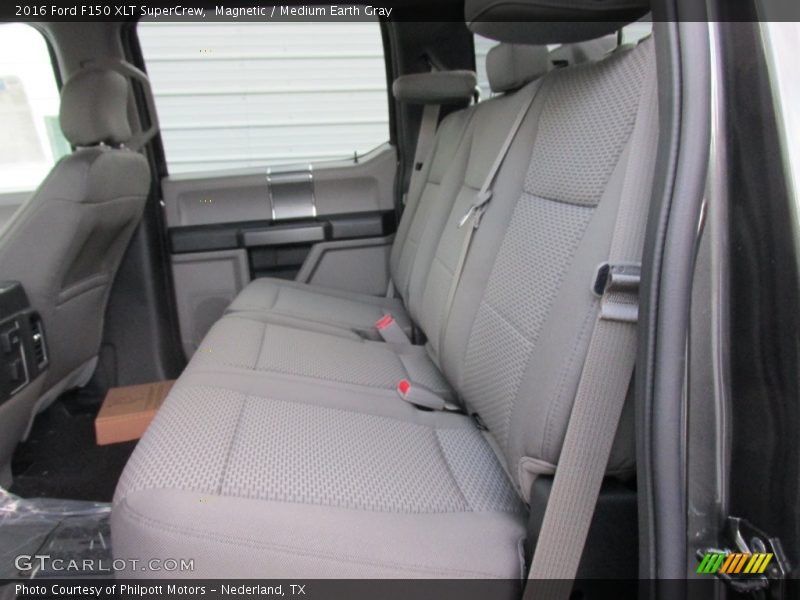 Magnetic / Medium Earth Gray 2016 Ford F150 XLT SuperCrew