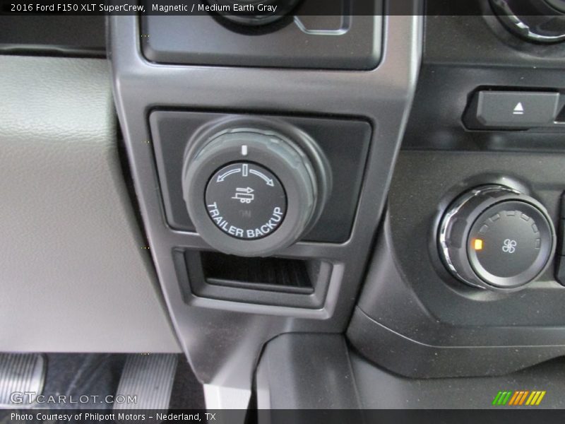 Magnetic / Medium Earth Gray 2016 Ford F150 XLT SuperCrew