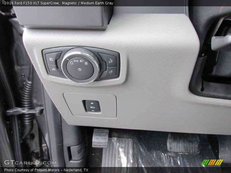 Magnetic / Medium Earth Gray 2016 Ford F150 XLT SuperCrew