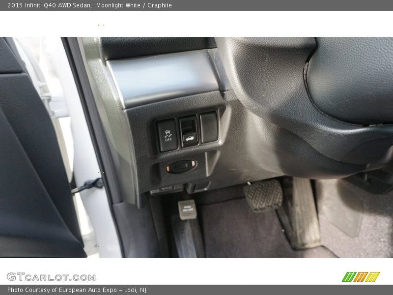 Moonlight White / Graphite 2015 Infiniti Q40 AWD Sedan