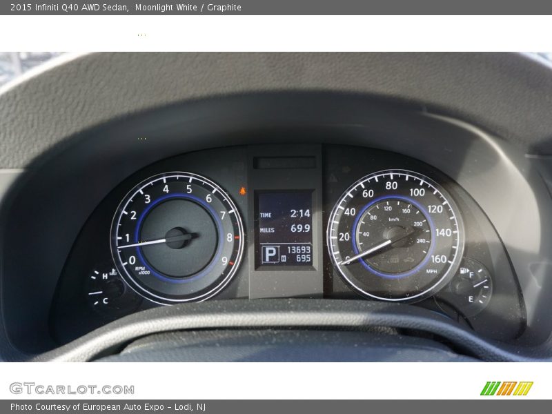 Moonlight White / Graphite 2015 Infiniti Q40 AWD Sedan