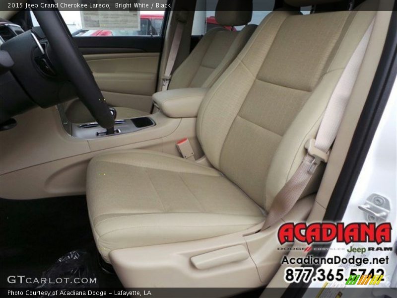 Bright White / Black 2015 Jeep Grand Cherokee Laredo