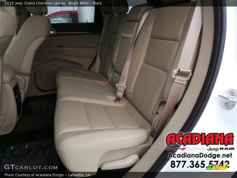 Bright White / Black 2015 Jeep Grand Cherokee Laredo