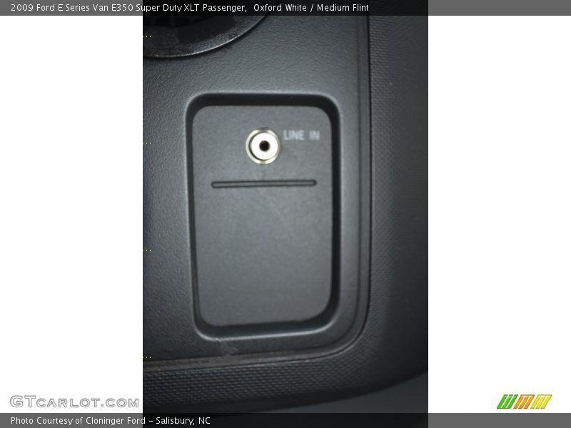 Oxford White / Medium Flint 2009 Ford E Series Van E350 Super Duty XLT Passenger