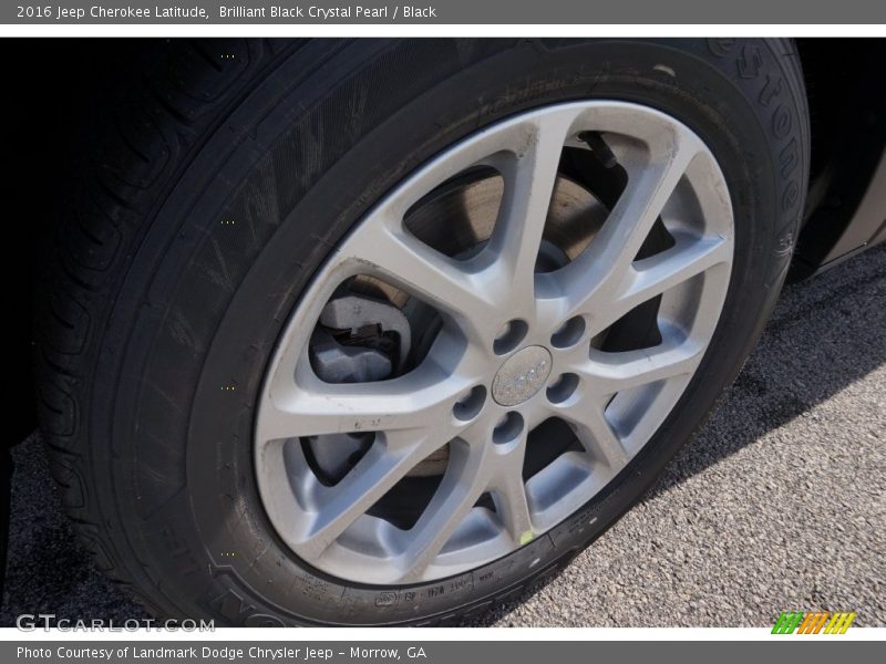 Brilliant Black Crystal Pearl / Black 2016 Jeep Cherokee Latitude