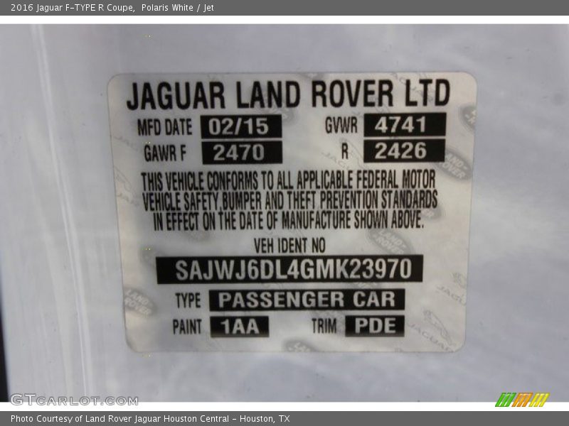 Polaris White / Jet 2016 Jaguar F-TYPE R Coupe