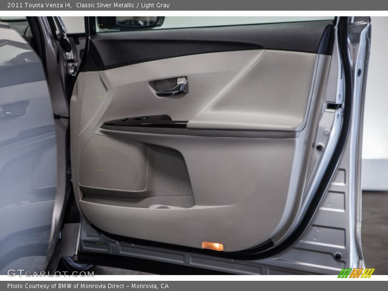 Classic Silver Metallic / Light Gray 2011 Toyota Venza I4