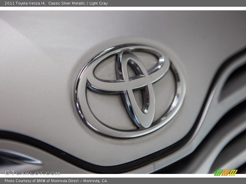 Classic Silver Metallic / Light Gray 2011 Toyota Venza I4