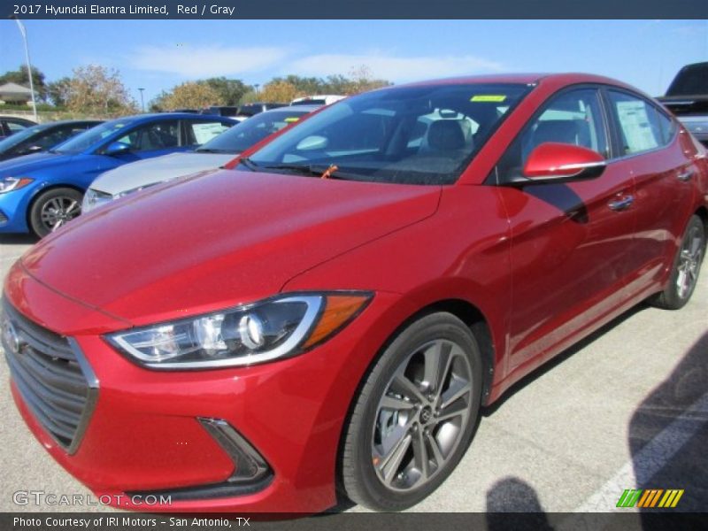 Front 3/4 View of 2017 Elantra Limited