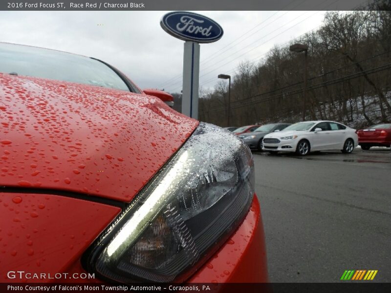 Race Red / Charcoal Black 2016 Ford Focus ST