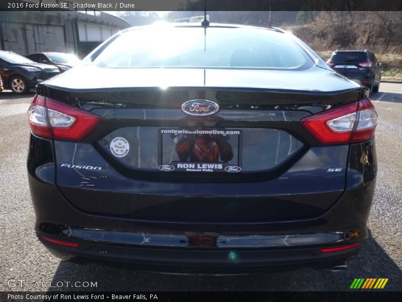 Shadow Black / Dune 2016 Ford Fusion SE