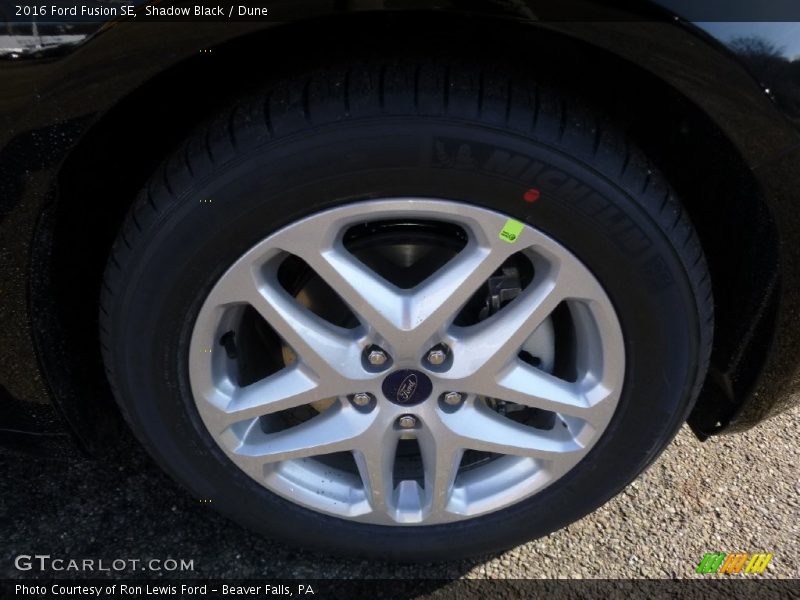 Shadow Black / Dune 2016 Ford Fusion SE