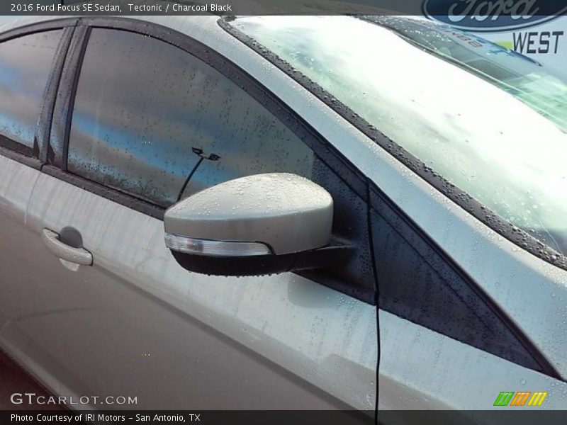 Tectonic / Charcoal Black 2016 Ford Focus SE Sedan