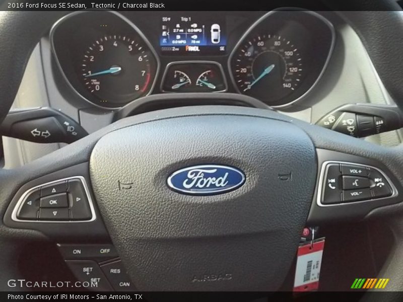 Tectonic / Charcoal Black 2016 Ford Focus SE Sedan