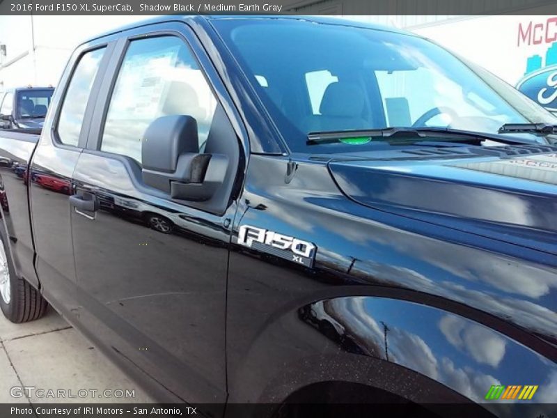 Shadow Black / Medium Earth Gray 2016 Ford F150 XL SuperCab