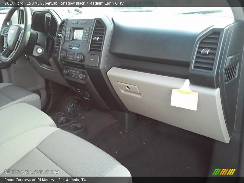 Shadow Black / Medium Earth Gray 2016 Ford F150 XL SuperCab