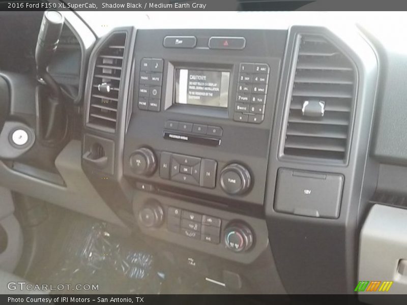 Shadow Black / Medium Earth Gray 2016 Ford F150 XL SuperCab