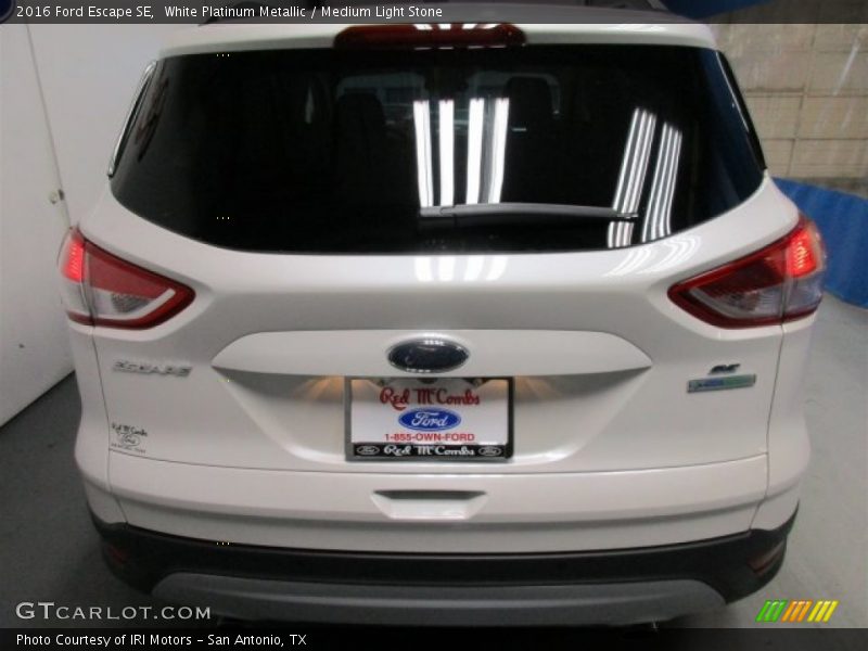 White Platinum Metallic / Medium Light Stone 2016 Ford Escape SE