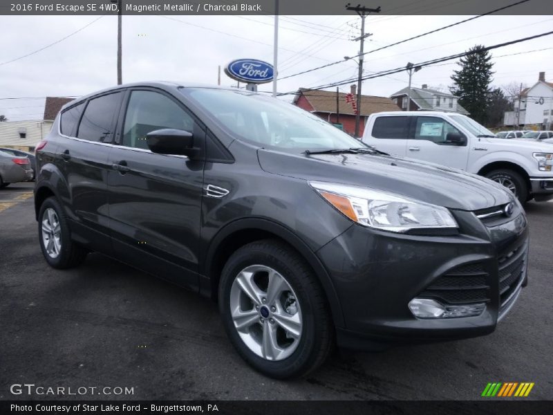Magnetic Metallic / Charcoal Black 2016 Ford Escape SE 4WD