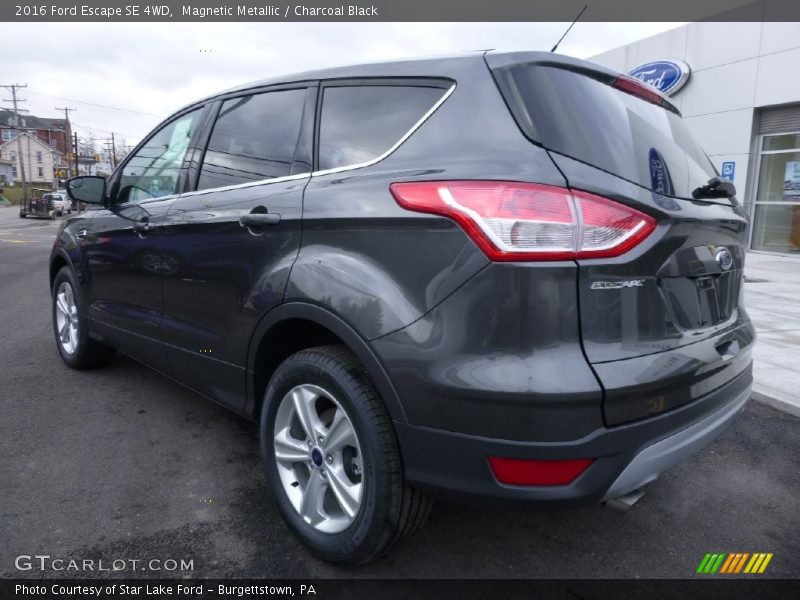 Magnetic Metallic / Charcoal Black 2016 Ford Escape SE 4WD