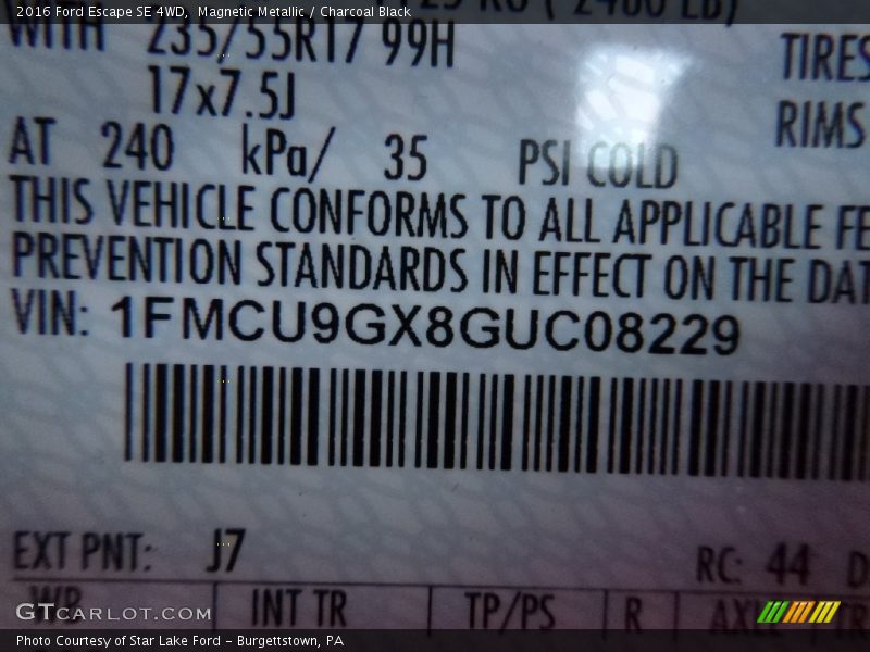 Magnetic Metallic / Charcoal Black 2016 Ford Escape SE 4WD