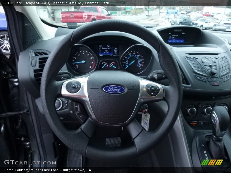 Magnetic Metallic / Charcoal Black 2016 Ford Escape SE 4WD