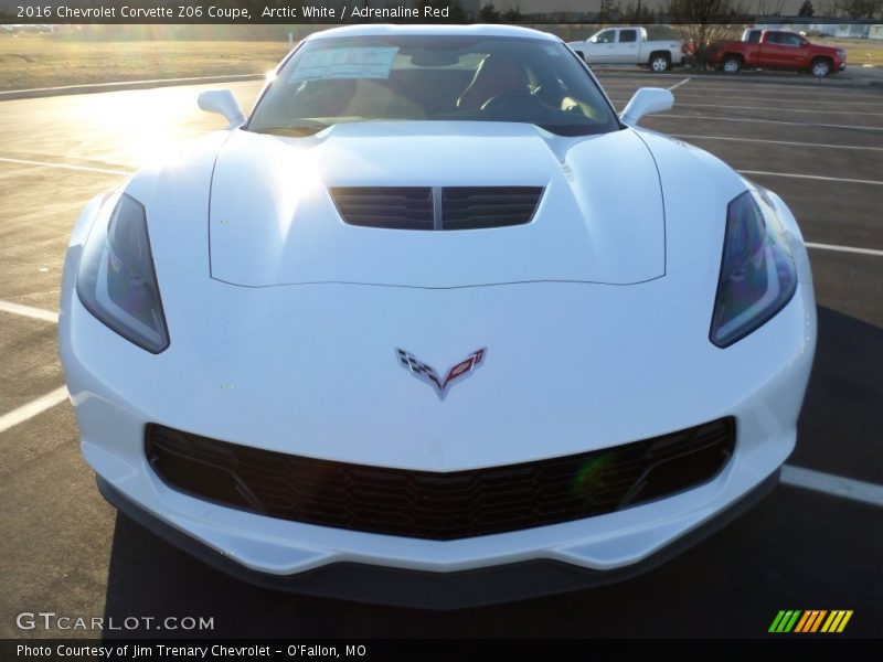 Arctic White / Adrenaline Red 2016 Chevrolet Corvette Z06 Coupe