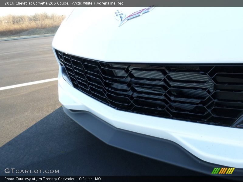 Arctic White / Adrenaline Red 2016 Chevrolet Corvette Z06 Coupe