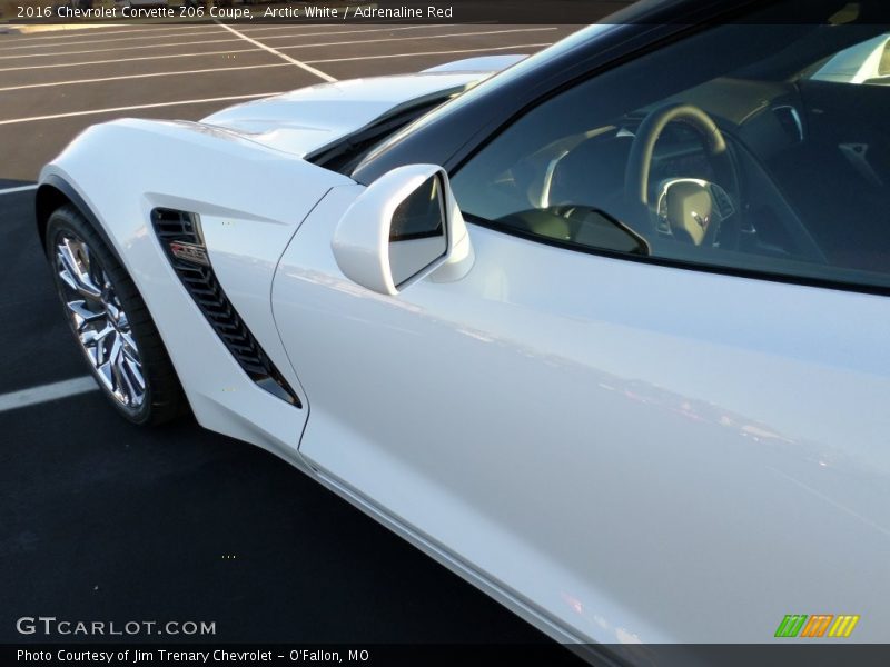Arctic White / Adrenaline Red 2016 Chevrolet Corvette Z06 Coupe