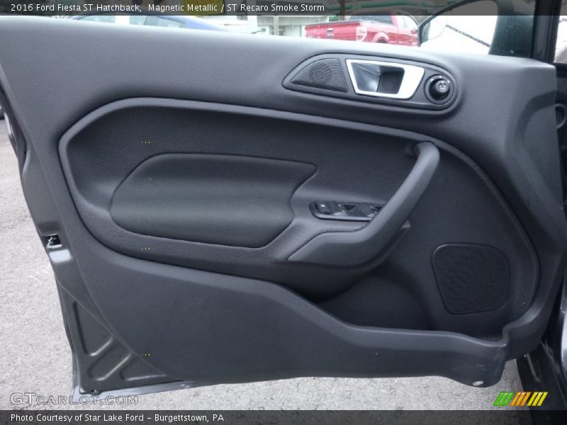Magnetic Metallic / ST Recaro Smoke Storm 2016 Ford Fiesta ST Hatchback