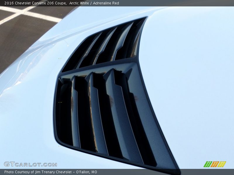 Arctic White / Adrenaline Red 2016 Chevrolet Corvette Z06 Coupe