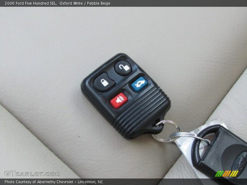 Oxford White / Pebble Beige 2006 Ford Five Hundred SEL